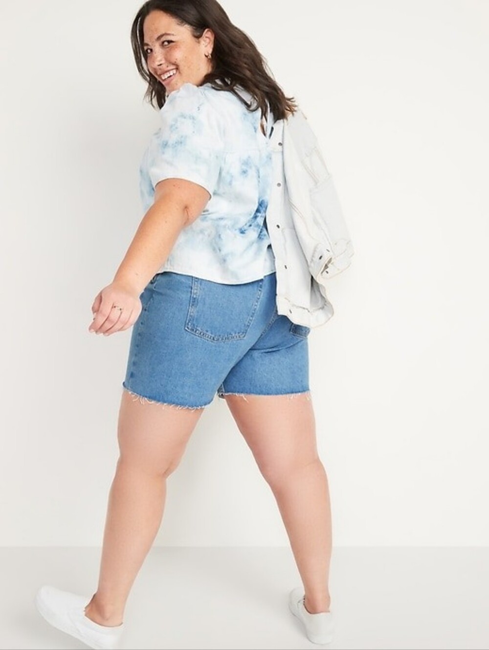 New With Tags Size 16 High-Waisted Slouchy Straight Cut-Off Jean Shorts
